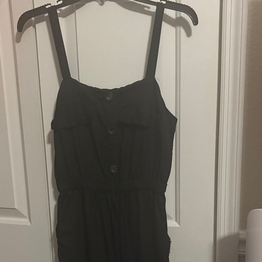 Black Sleeveless Button-Front Jumper